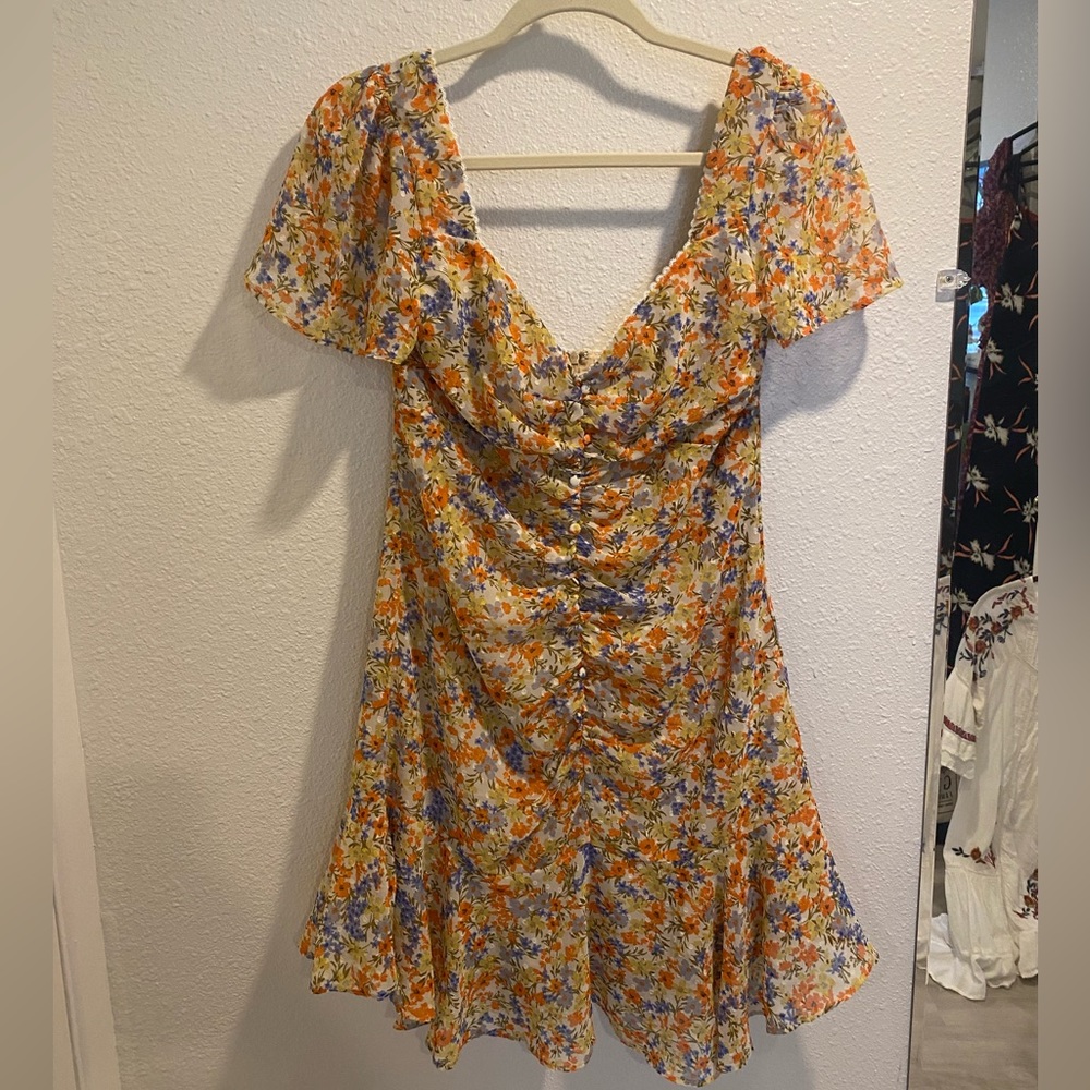 NWOT!! Astr the label - floral drop waist mini dress - L